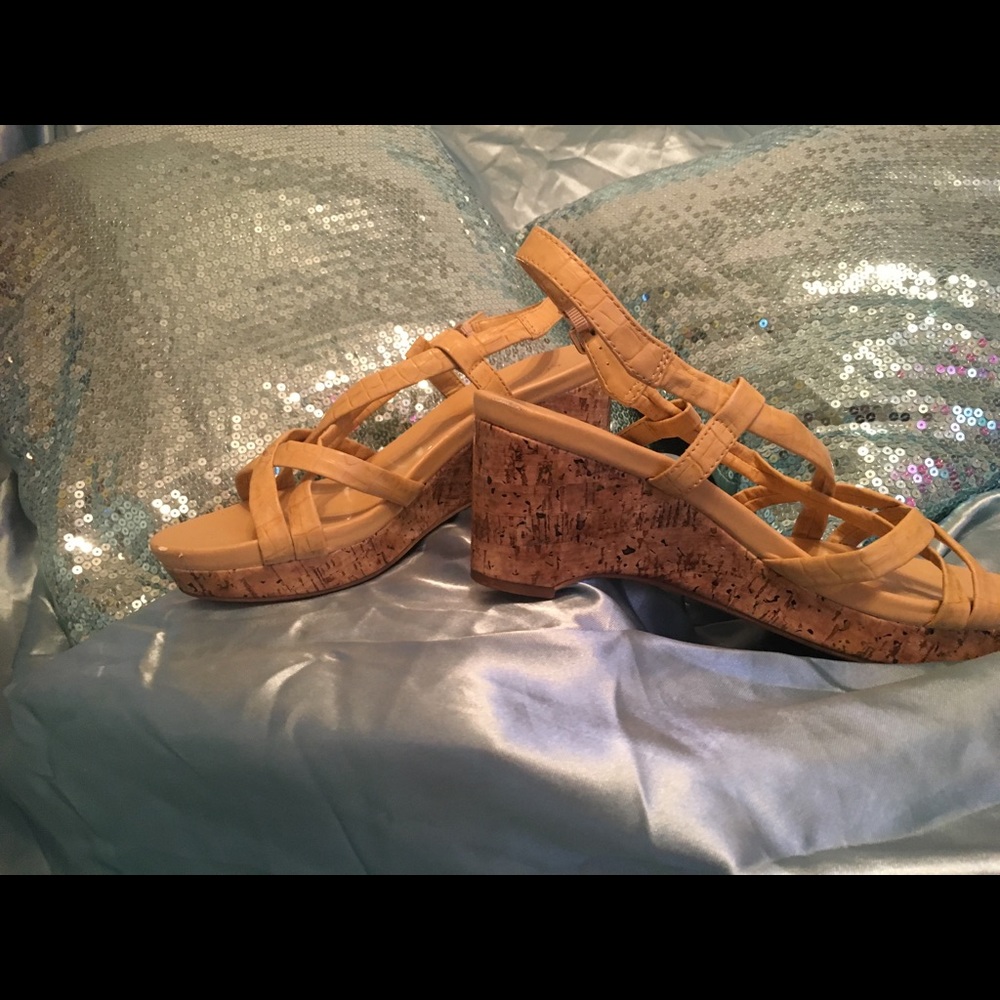 Excellent condition - Picture 2 of 3